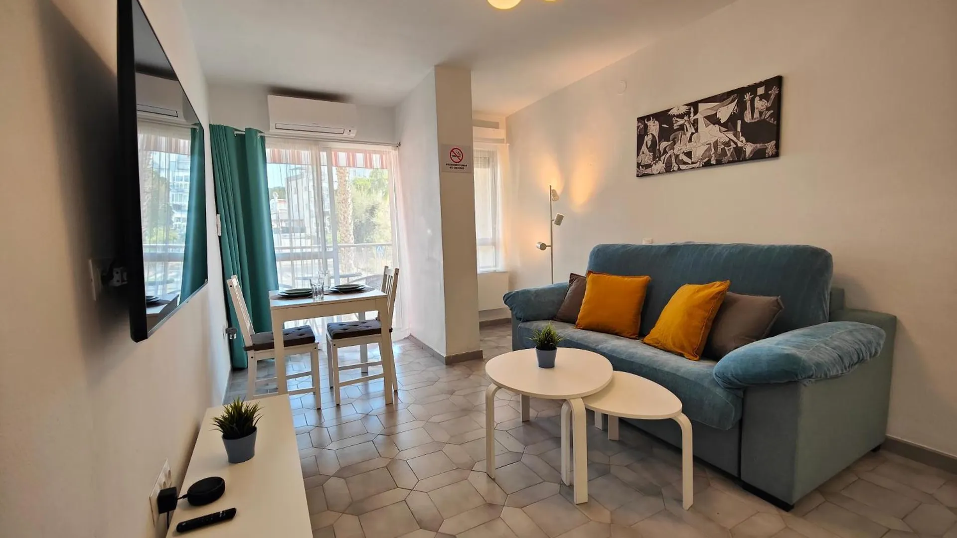 Apartment Apartamento Entero, Enormes Piscinas, Terraza Y Playa Benalmadena Spain