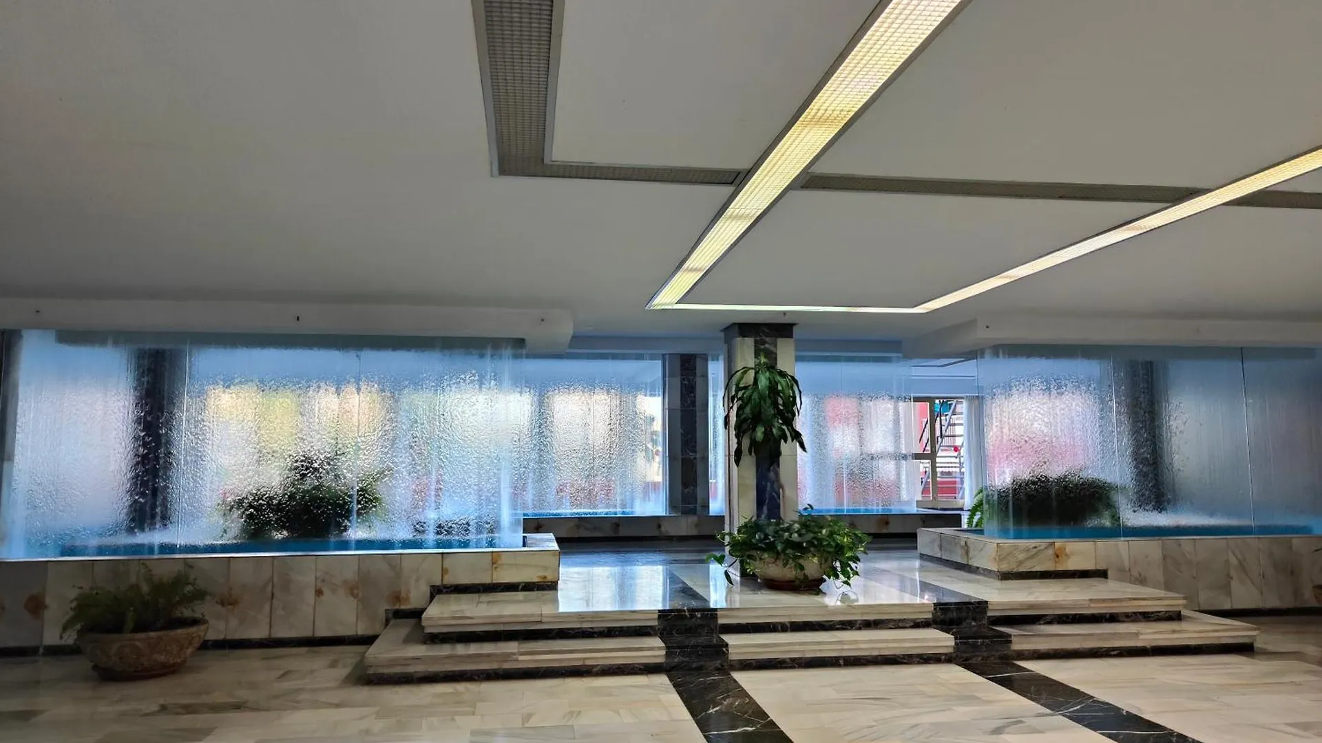 Apartamento Entero, Enormes Piscinas, Terraza Y Playa Benalmadena 0*,