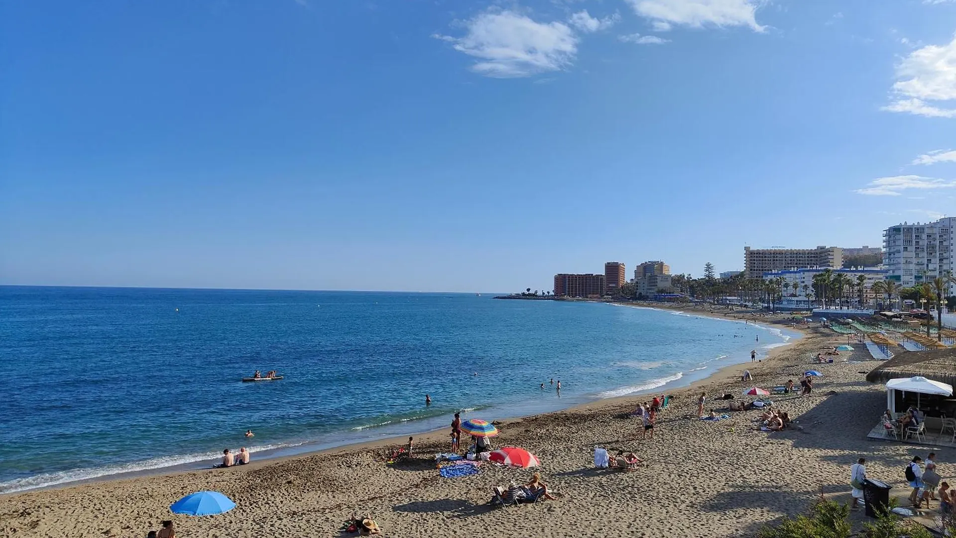 Apartamento Entero, Enormes Piscinas, Terraza Y Playa Benalmadena Spain
