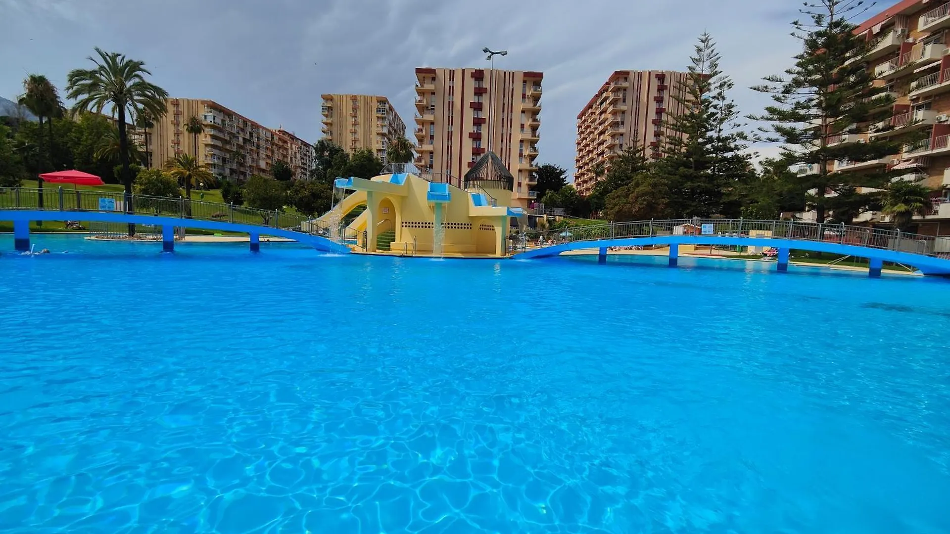 Apartamento Entero, Enormes Piscinas, Terraza Y Playa Benalmadena Apartment