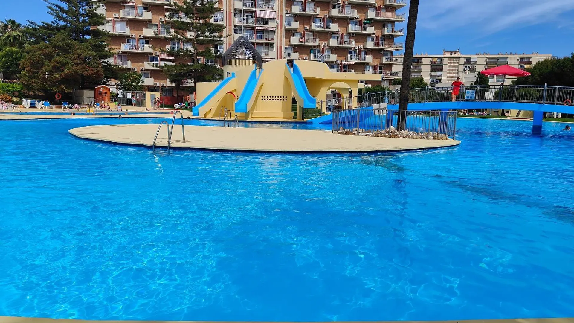 Apartment Apartamento Entero, Enormes Piscinas, Terraza Y Playa Benalmadena Spain