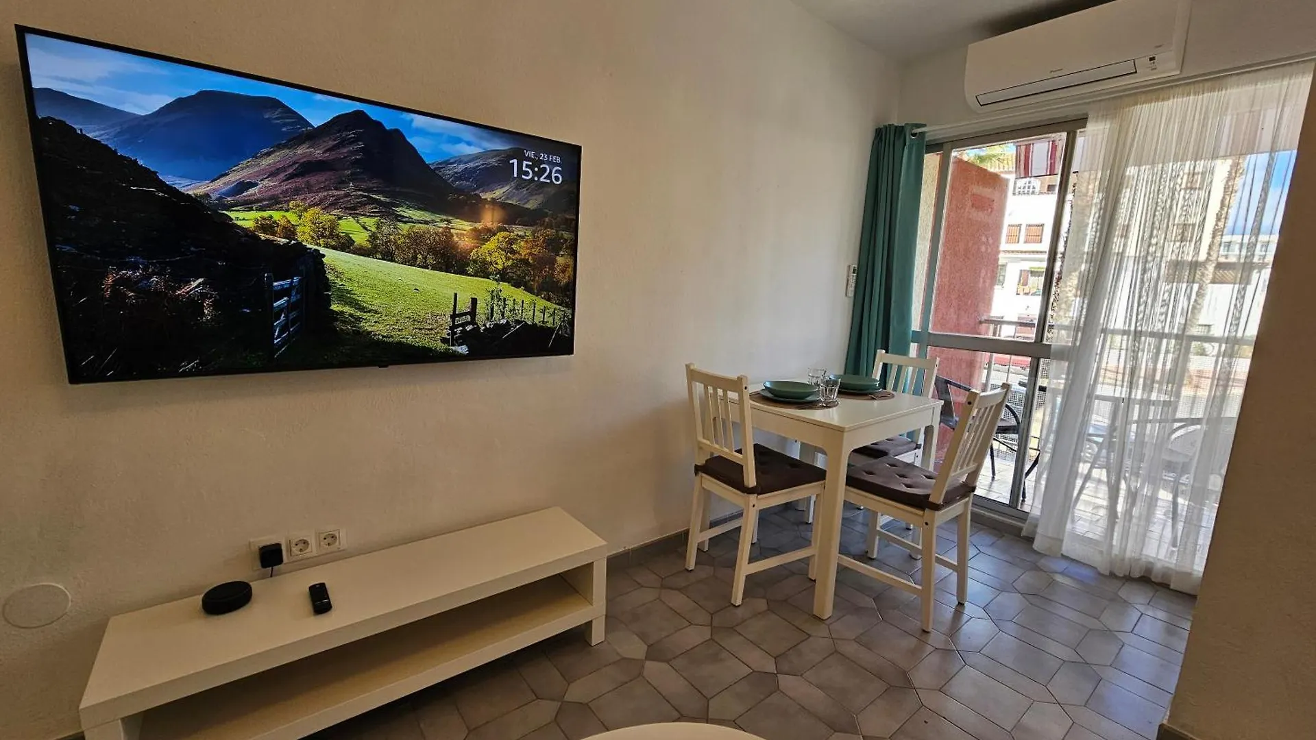 Apartamento Entero, Enormes Piscinas, Terraza Y Playa Benalmadena Apartment